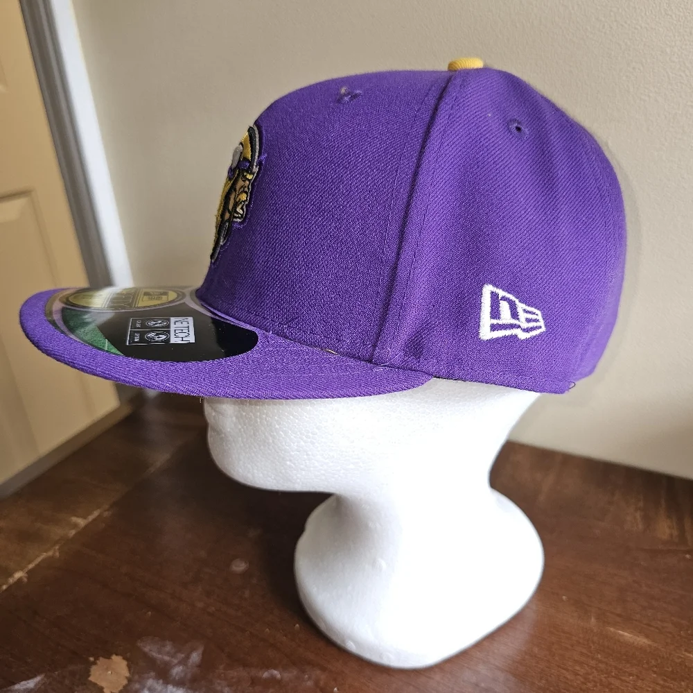 Minnesota Vikings New Era NFL On Field 59FIFTY Cap Purple Fitted Hat‎ Size 7 1/4